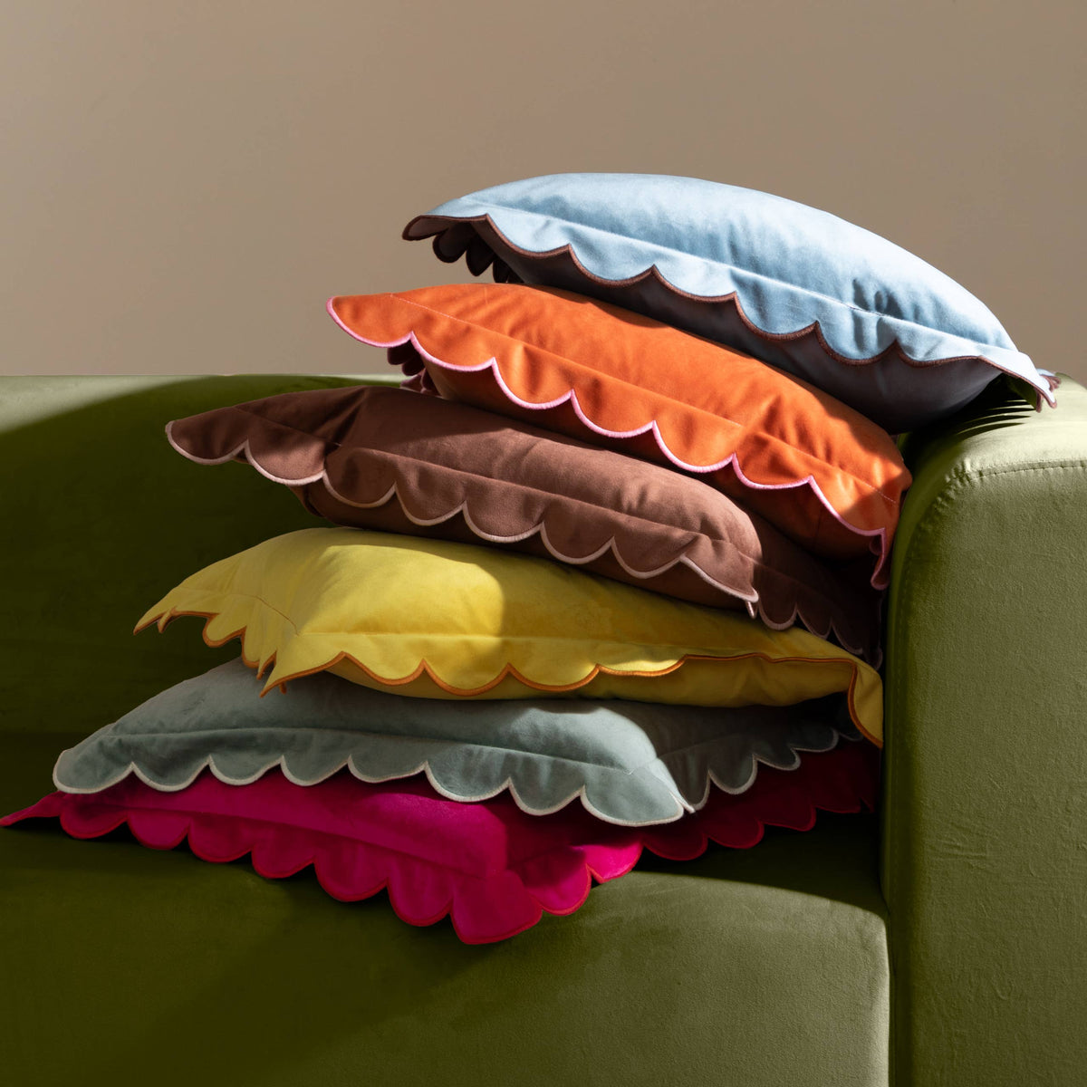 Lil Scallop Velvet Cushion Blue/Brown