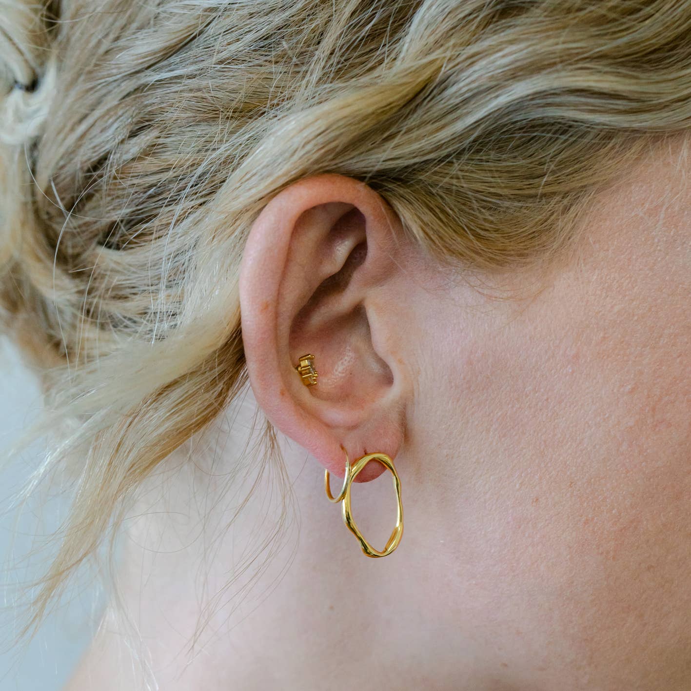 Misshapen Oval Earring in Gold