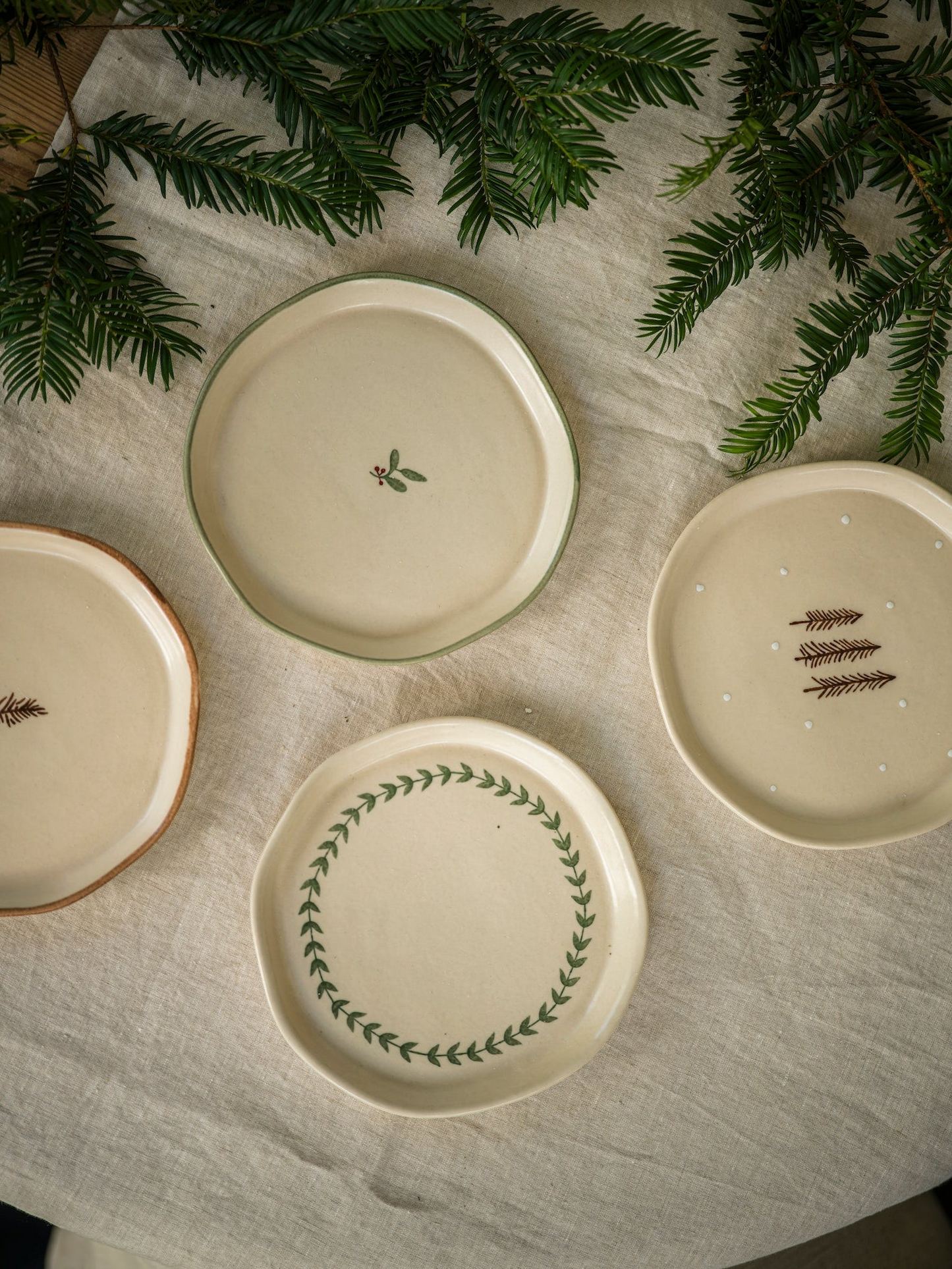 Hand Painted Snack Plate - Wreath