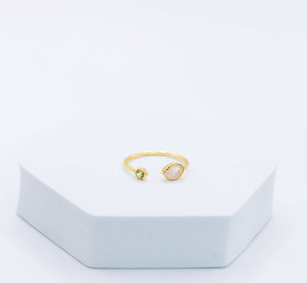 Set Stone Ring in Gold with Rainbow Moonstone & Peridot