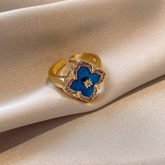 Ornate Diamond Shaped Ring in Navy & Gold