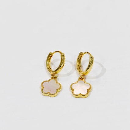 Flower huggie earrings in mother of pearl