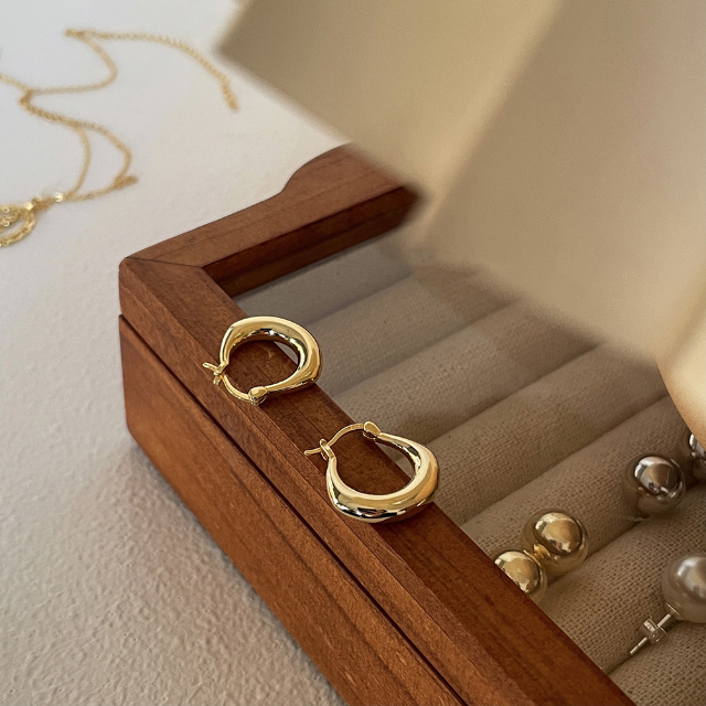 Chunky gold earrings