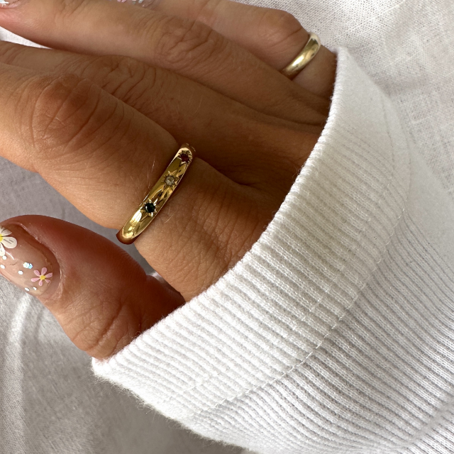 Engraved star detail band ring in multi stone