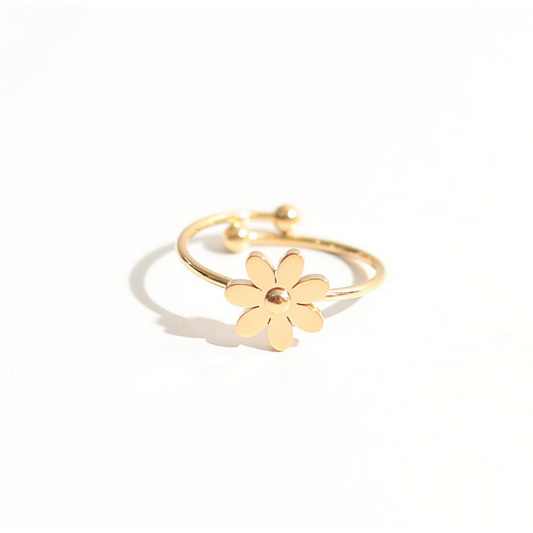 Gold daisy ring
