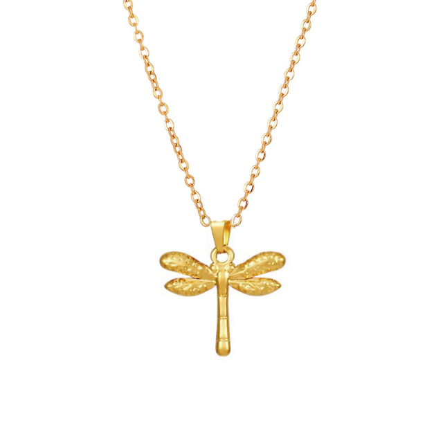Dragonfly pendant necklace in gold