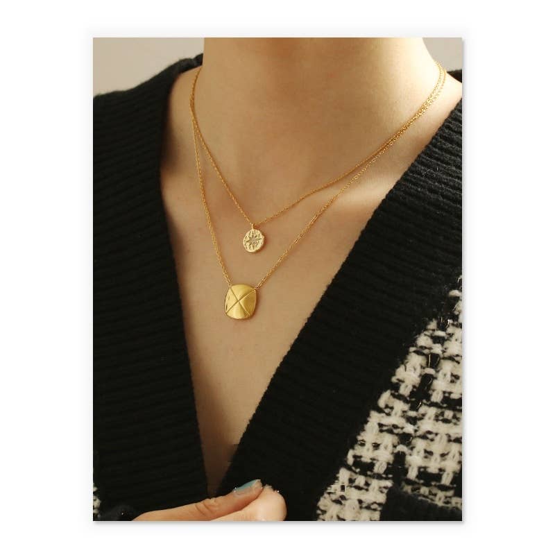 Cubic Zirconia Star Imprint Necklace Gold