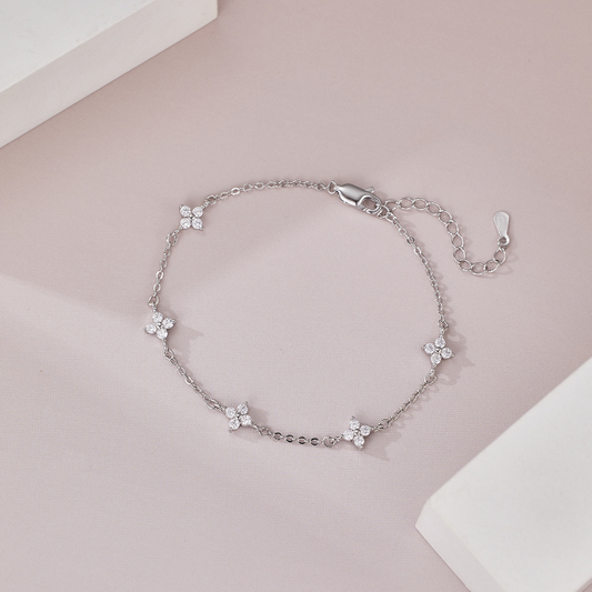 Five little flower bracelet in silver