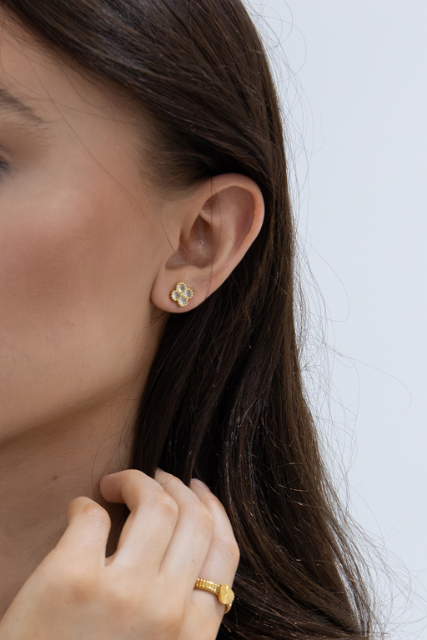Crystal clover earring in clear & gold