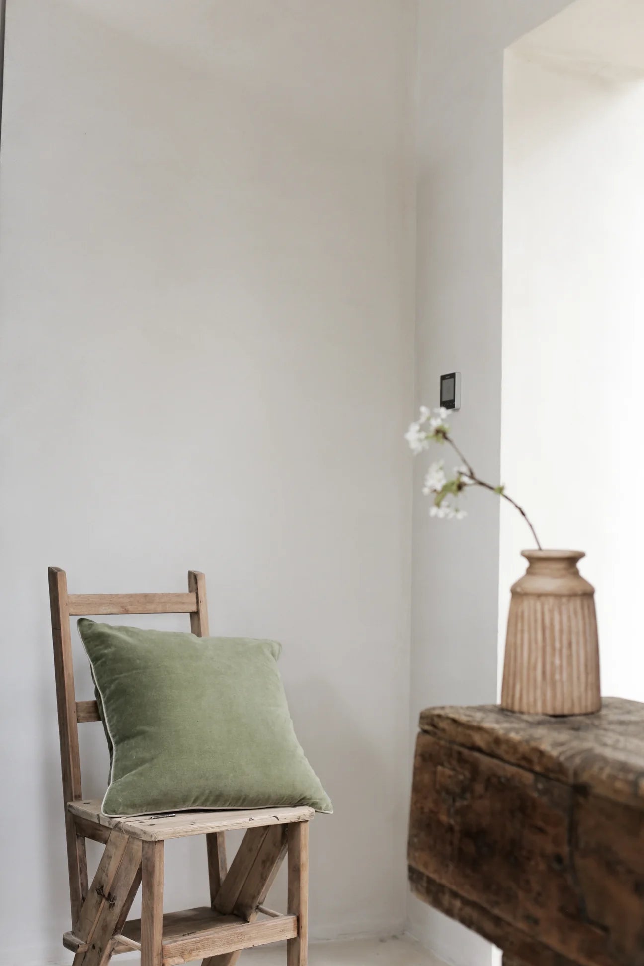 Rena Terracotta Vase - Antique